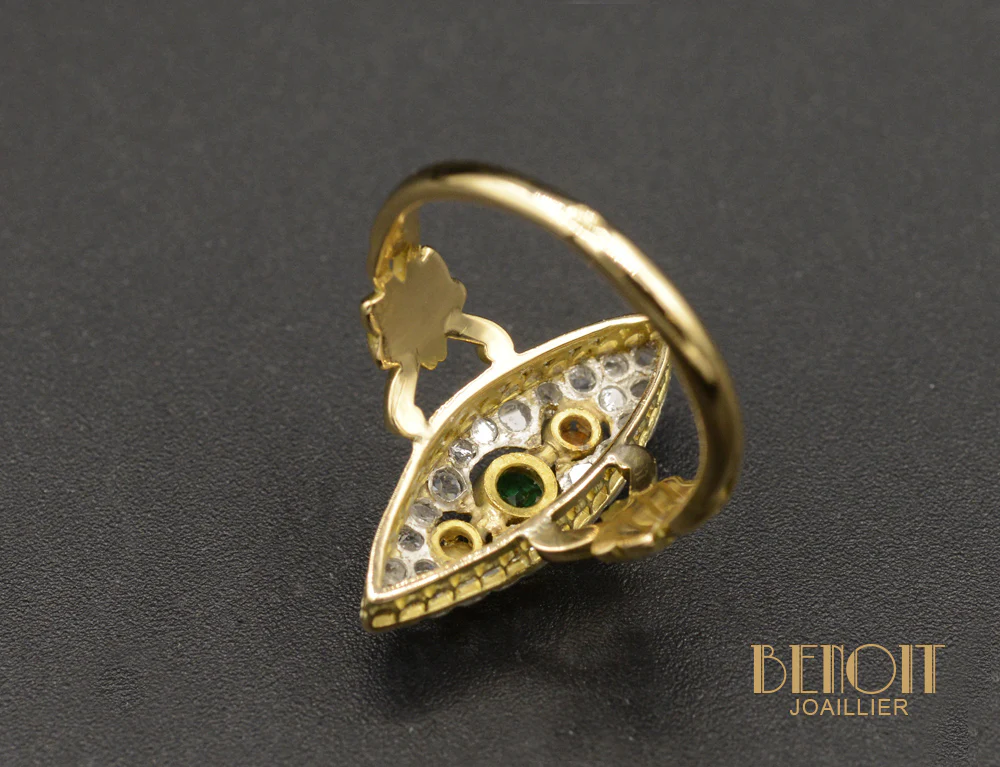 Bague Marquise Émeraude et Diamants - Image 5
