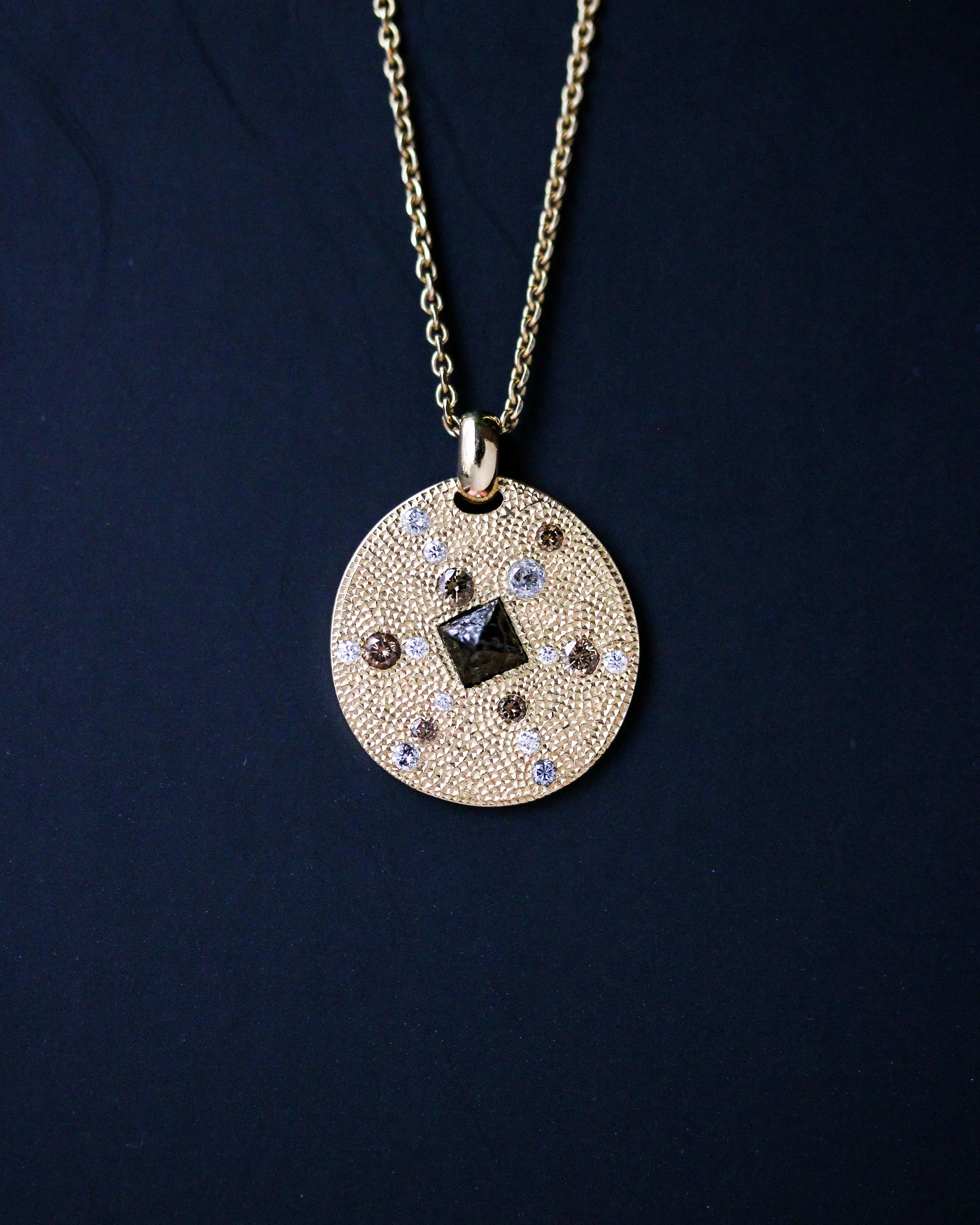 Médaille Collection Talisman Signé "de Beers" en or jaune et Diamants