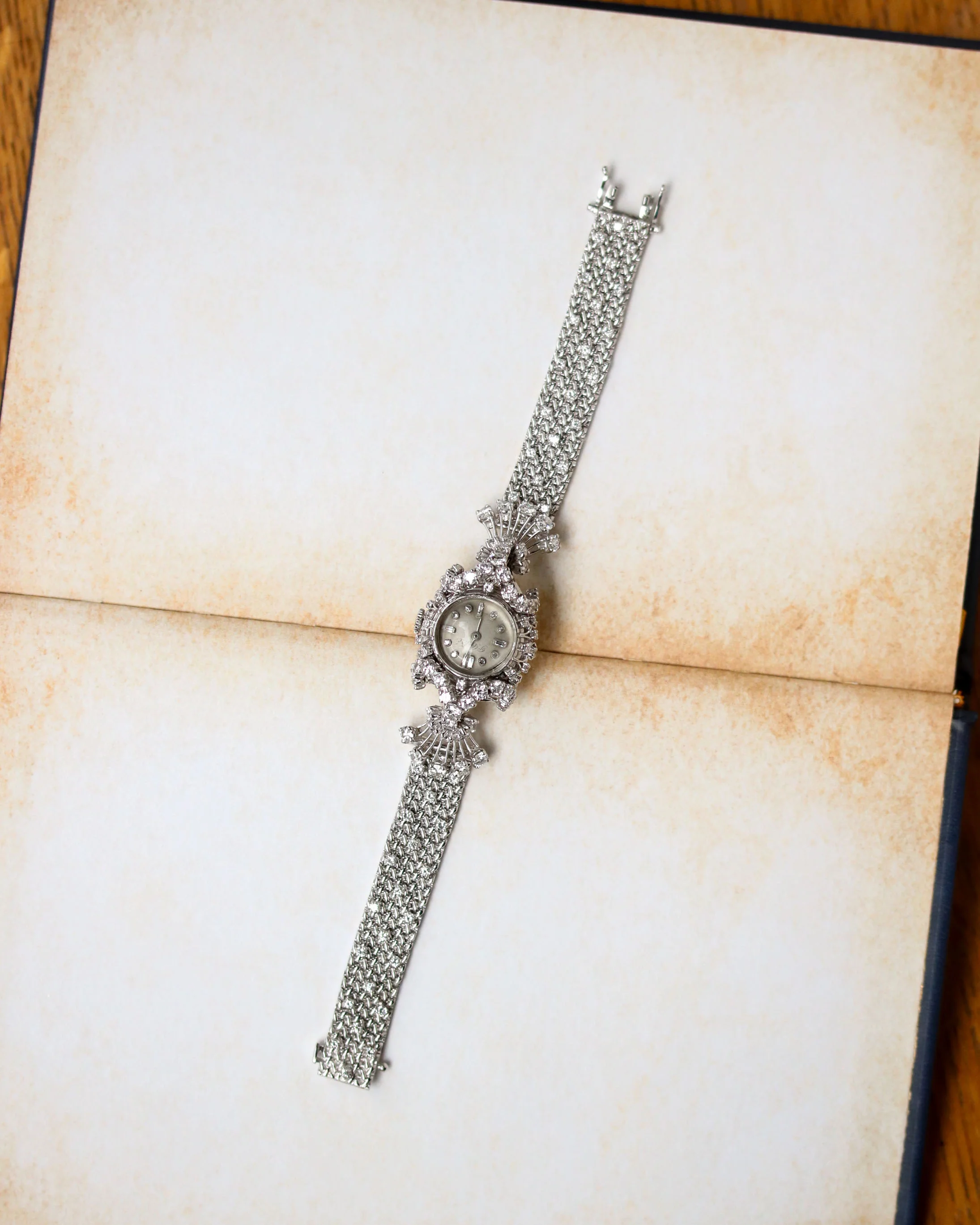 Montre cocktail 1950 Or Platine et Diamants