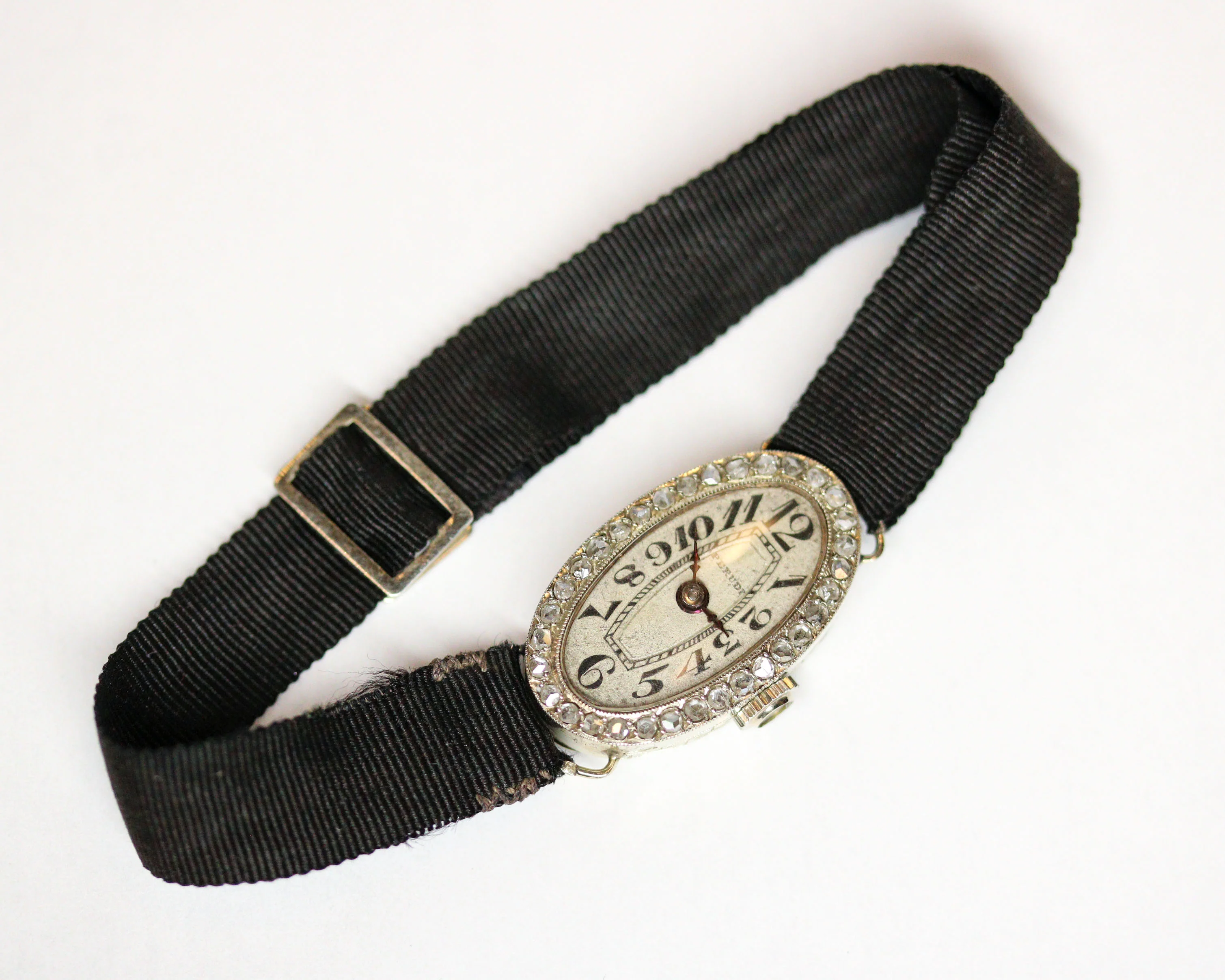 Montre Art Déco Ovale Diamants - Image 4