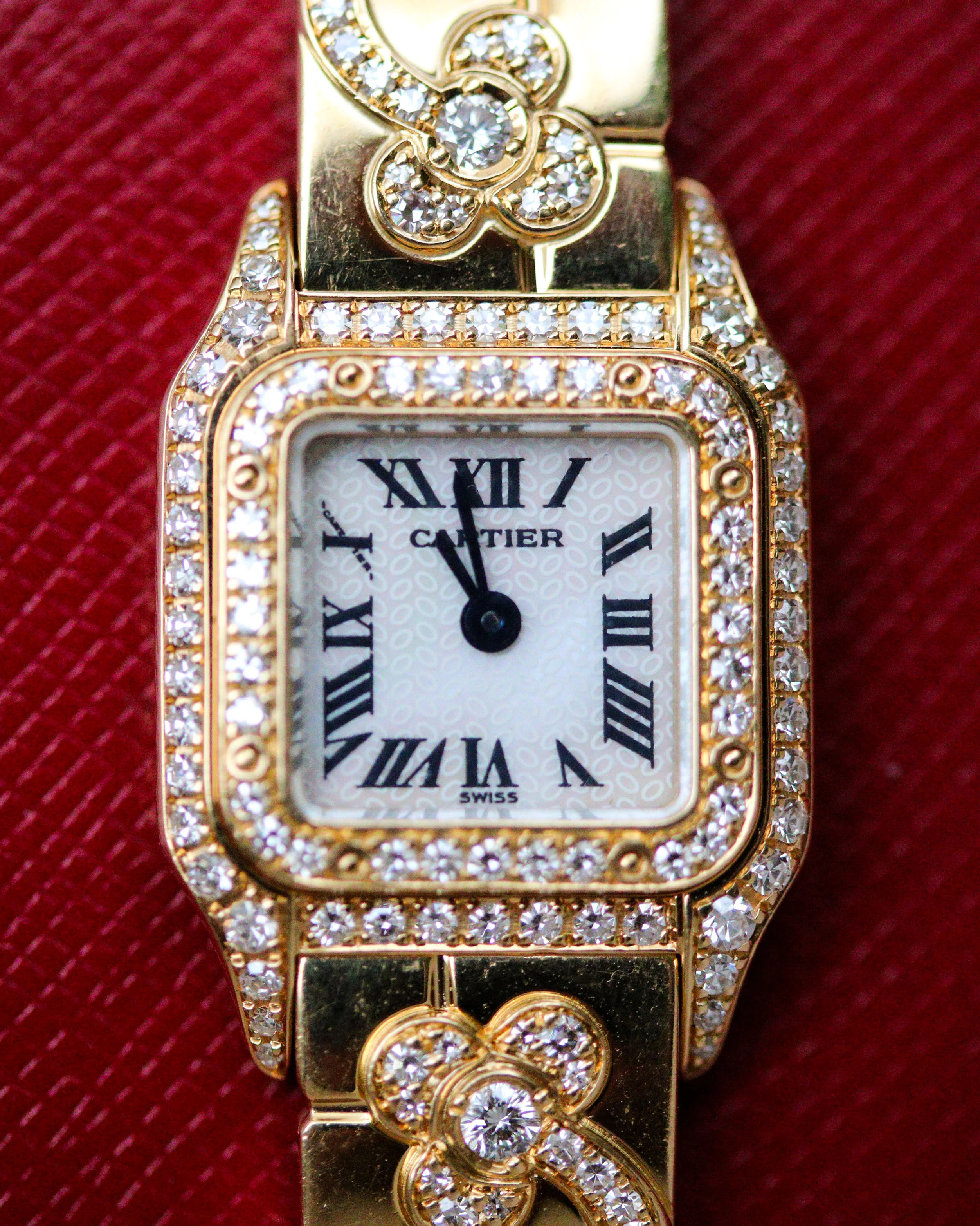 Montre Mini Panthère Fleurs Or Jaune et Diamant signe Cartier - Image 2