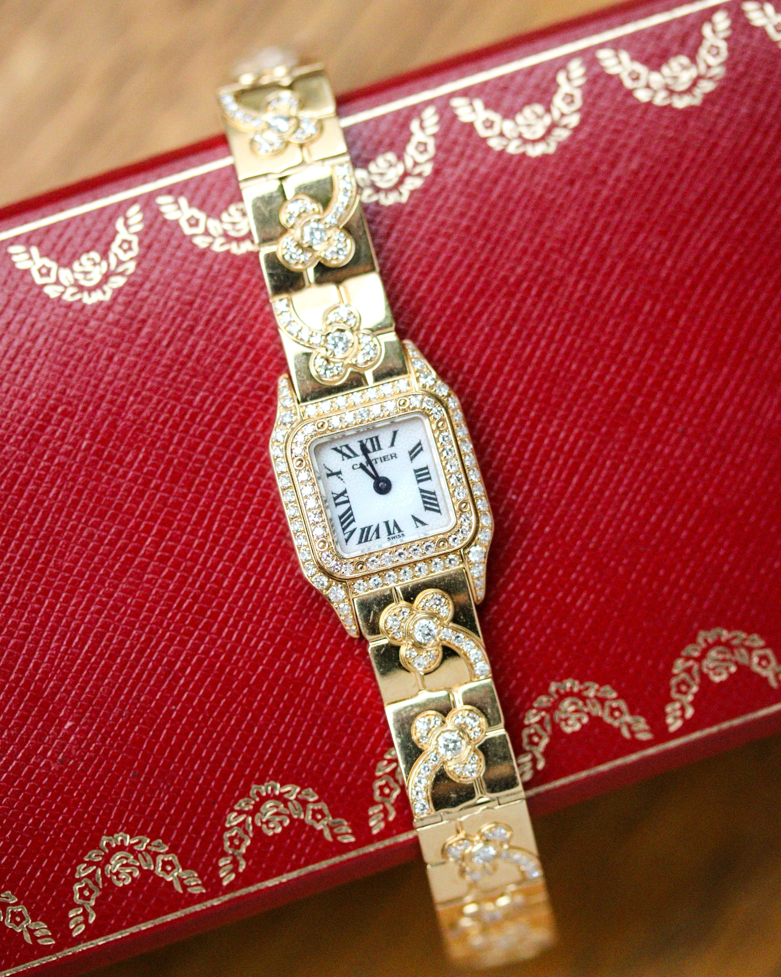 Montre Mini Panthère Fleurs Or Jaune et Diamant signe Cartier - Image 3