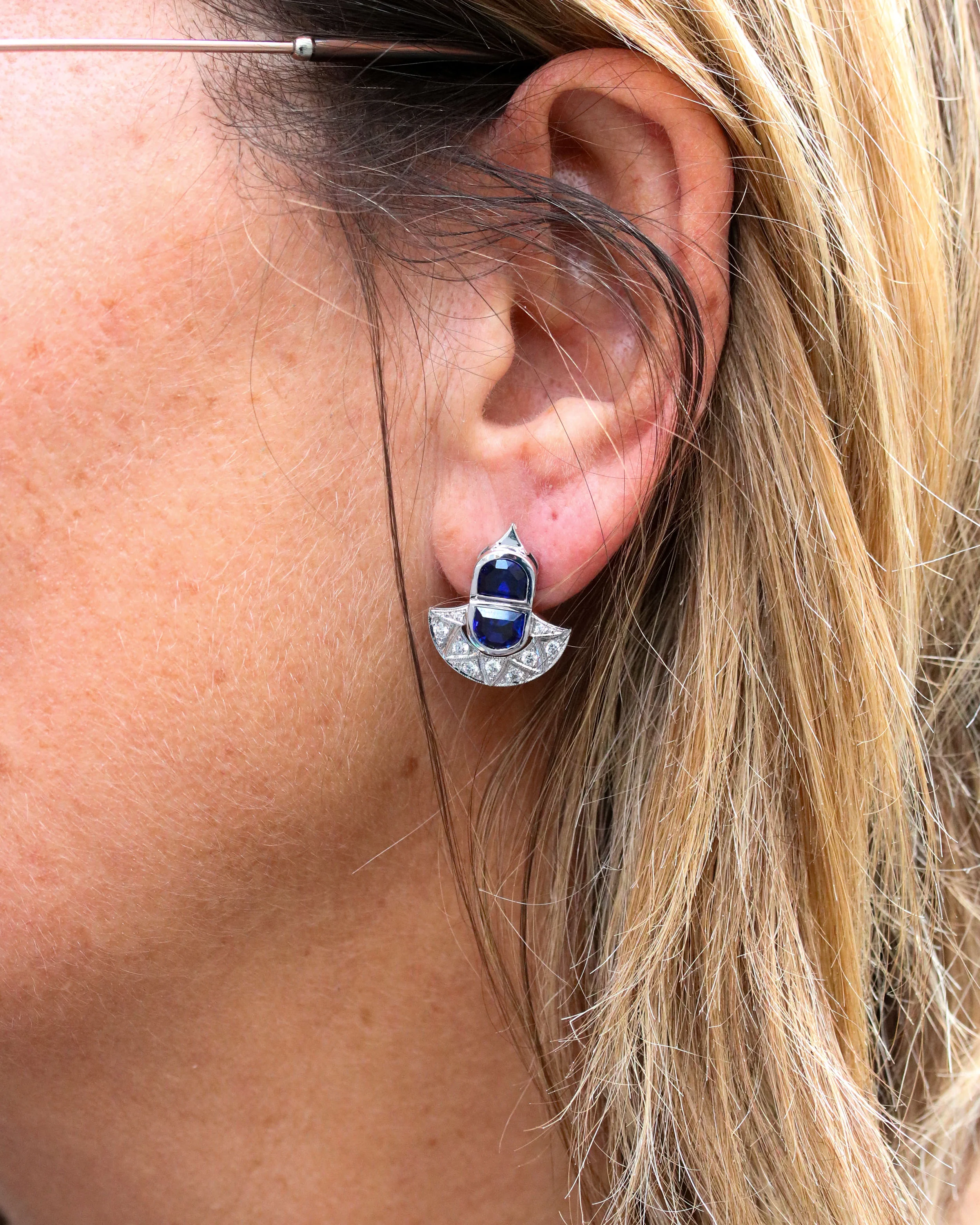 Paire de Boucle d'Oreilles Création Benoit Joaillier "Saphirs et Diamants Eventail" - Image 3