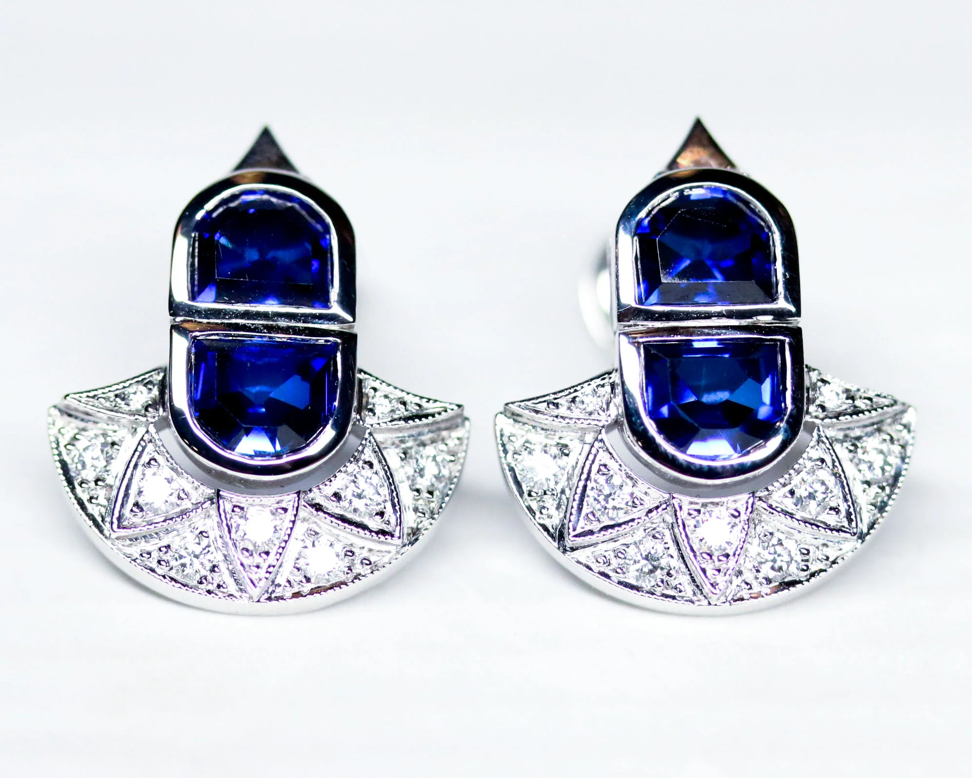 Paire de Boucle d'Oreilles Création Benoit Joaillier "Saphirs et Diamants Eventail" - Image 5