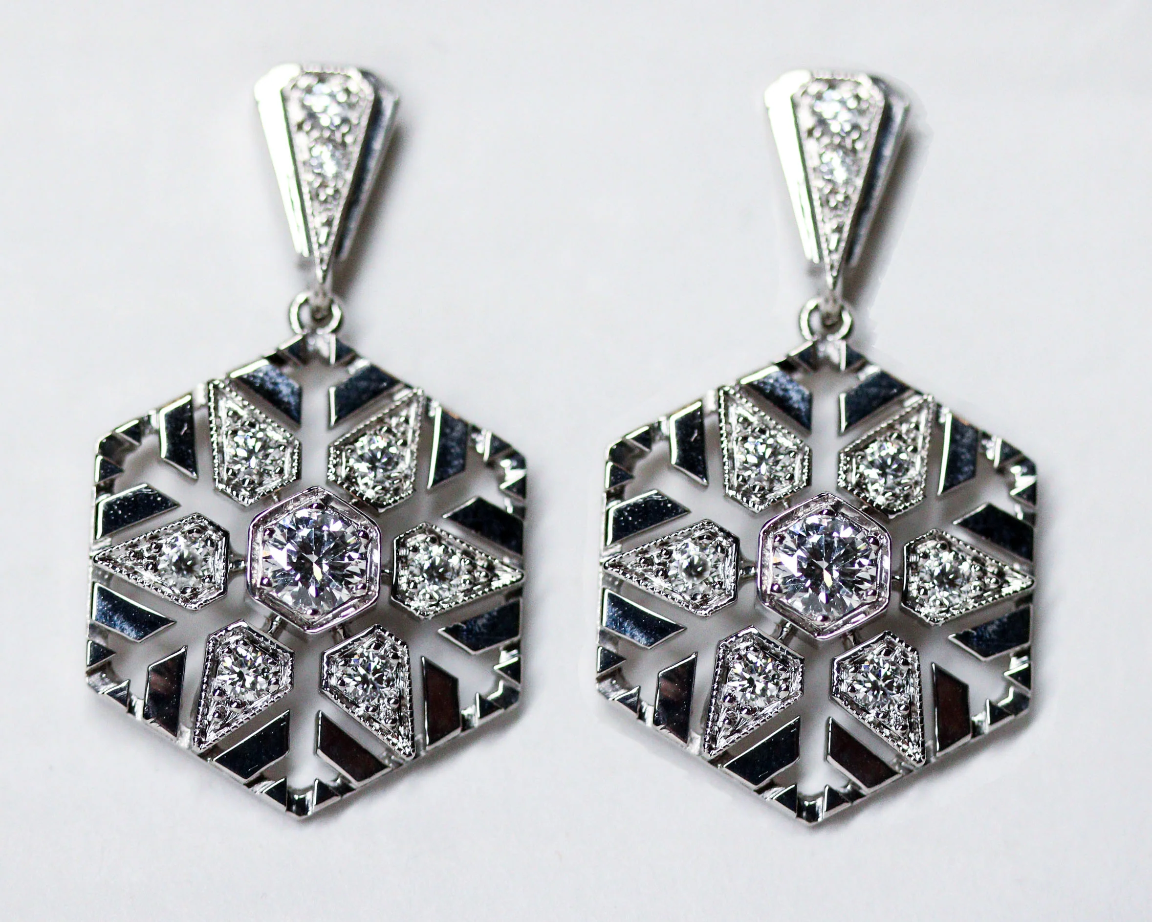 Boucles d'Oreilles Création Benoit Joaillier "Flocon" Or et Diamants - Image 7