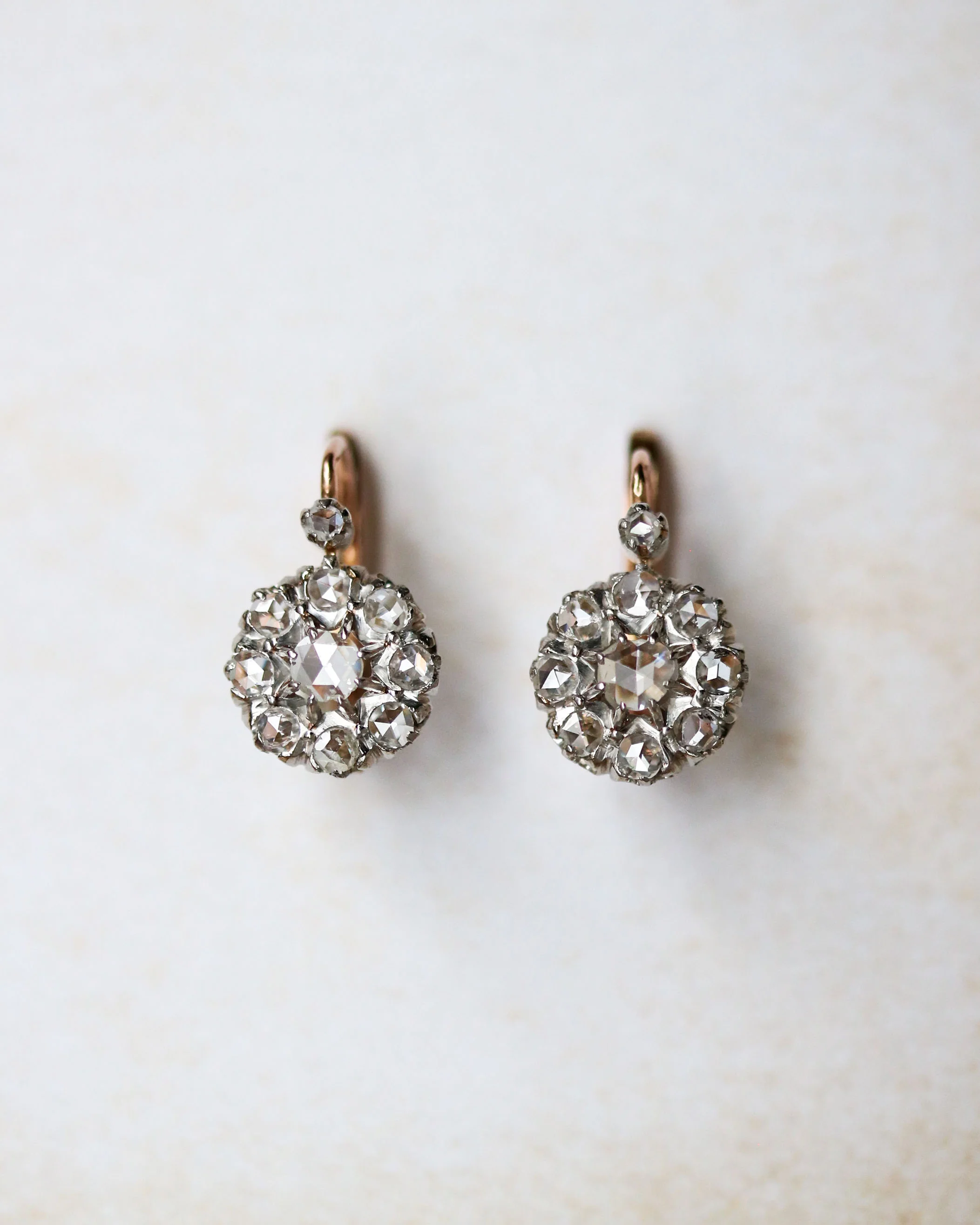 Paire De Dormeuses Marguerite Or et Diamants - Image 4