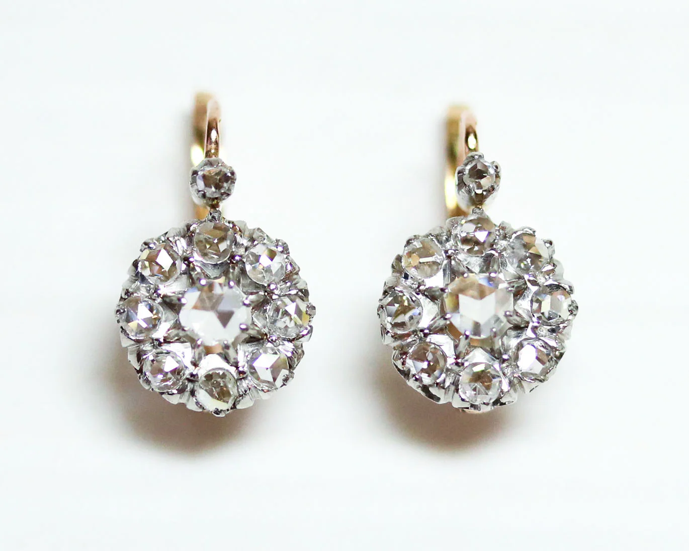 Paire De Dormeuses Marguerite Or et Diamants - Image 5