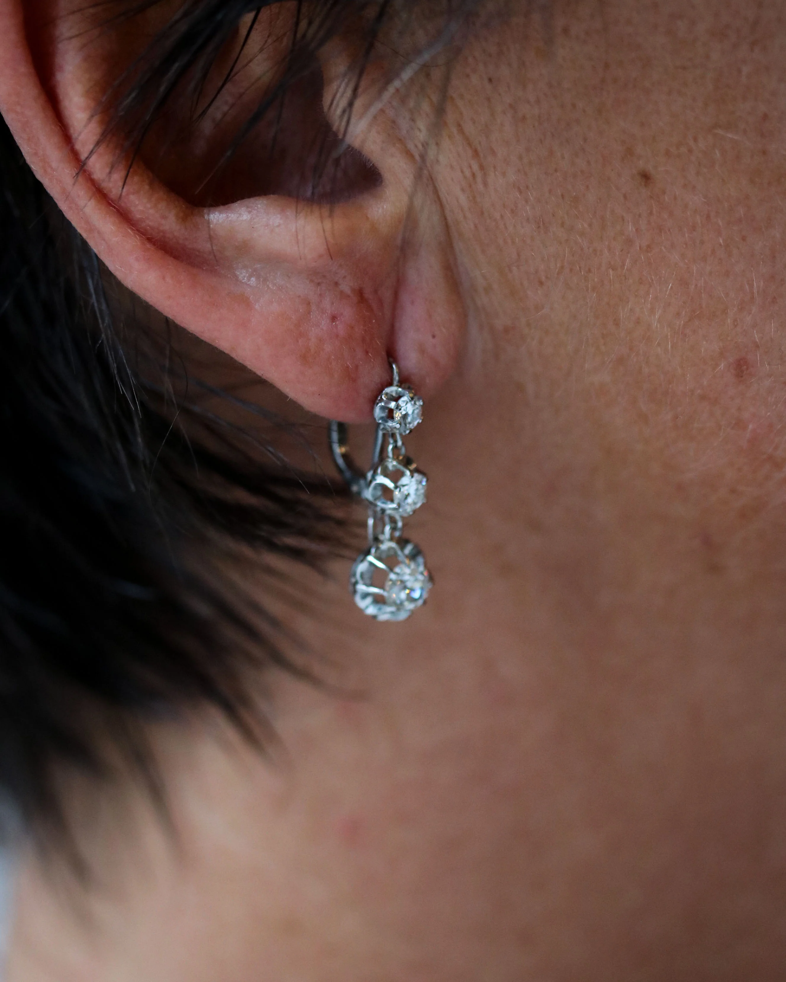Paire de Dormeuses Pendantes Diamants, Or et Platine - Image 4