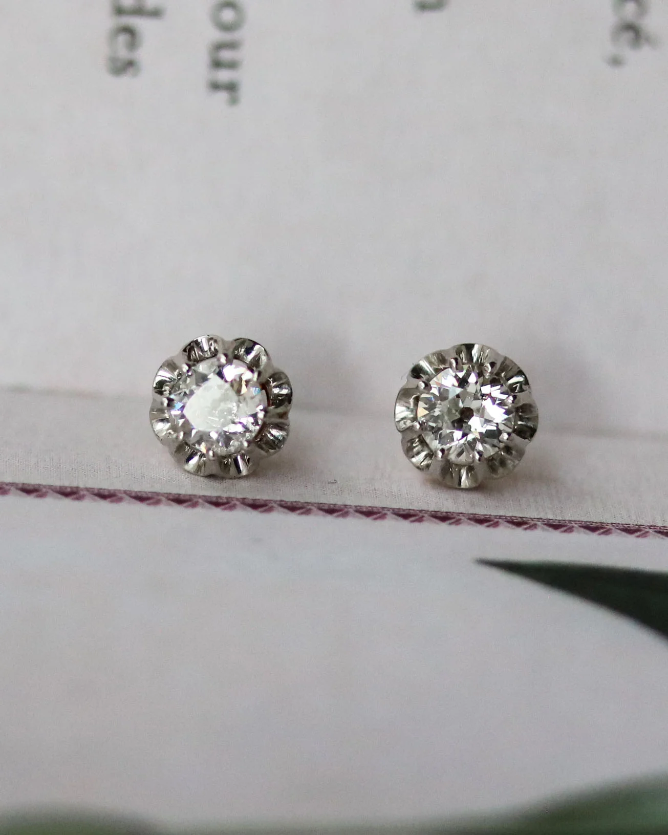 Paire de Puces d'Oreilles Anciennes Or blanc Diamants