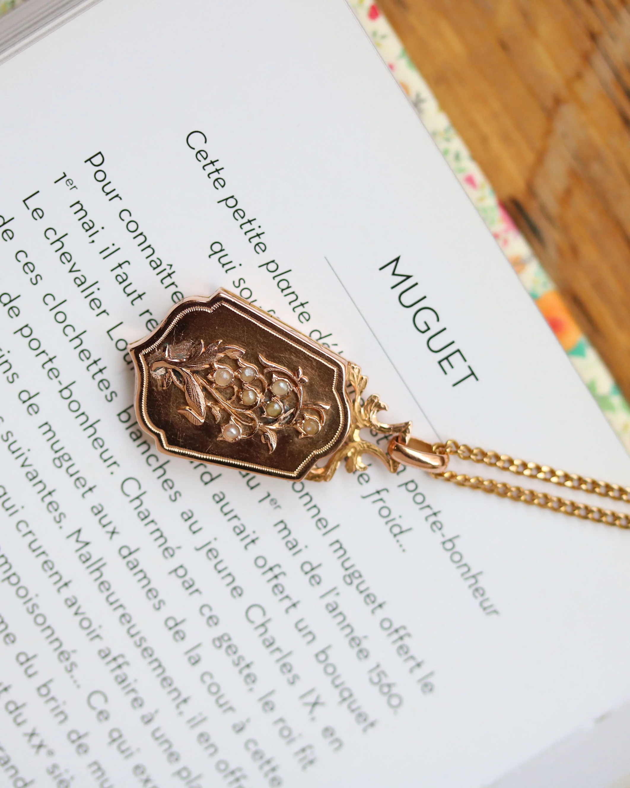 Pendentif Napoléon III Ouvrant Or Rose et Perles Fines