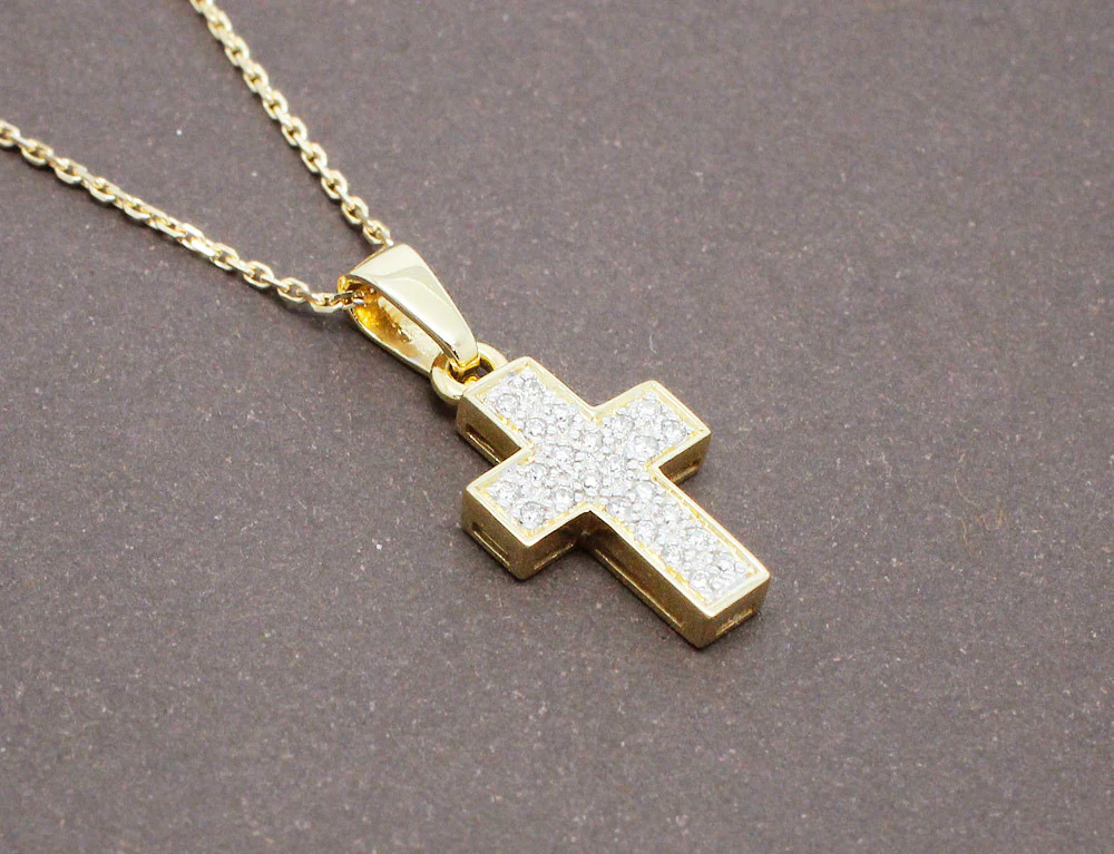 Pendentif Croix en Or et Diamants