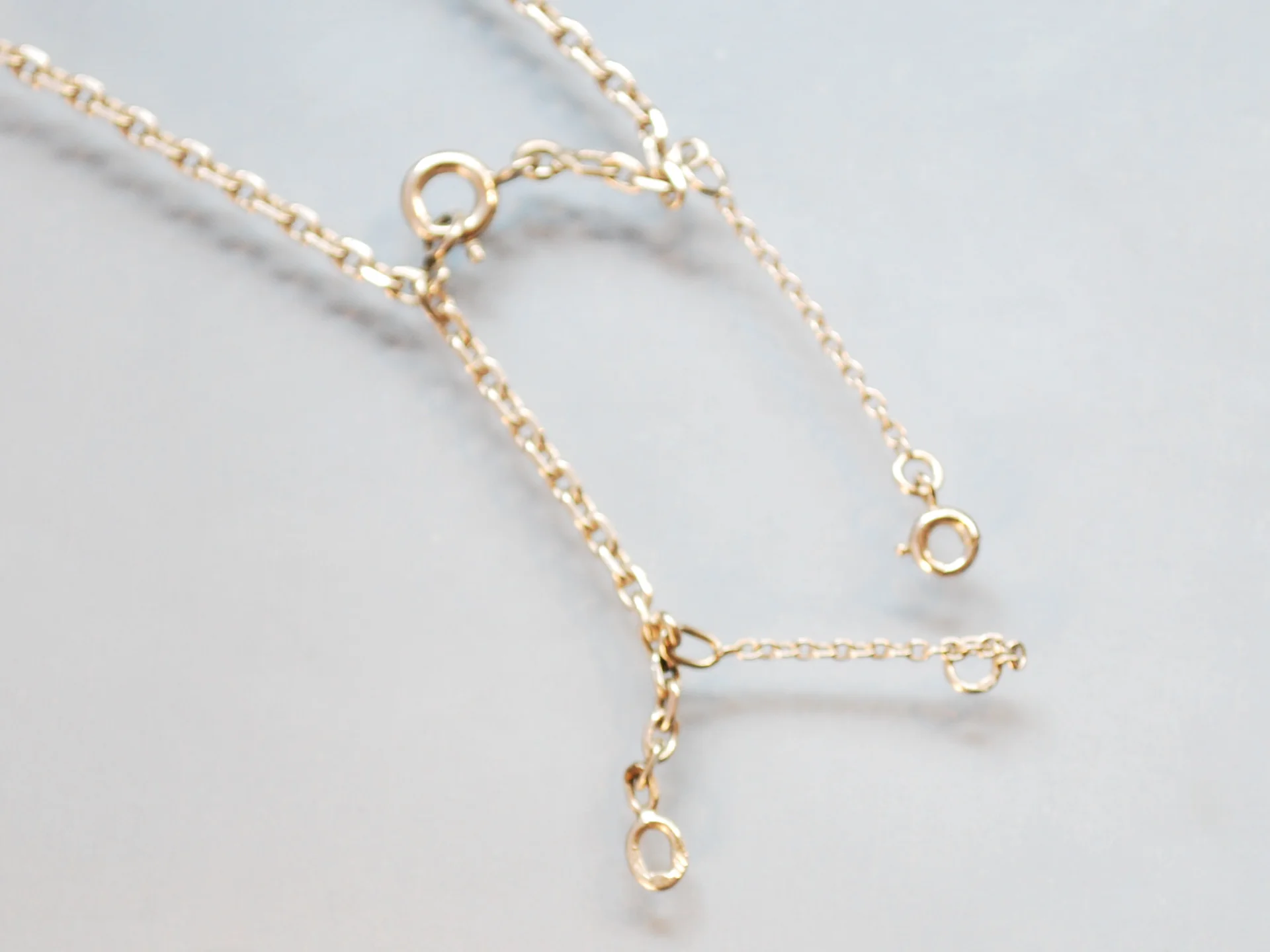 Pendentif or blanc, diamants et rubis - Image 3