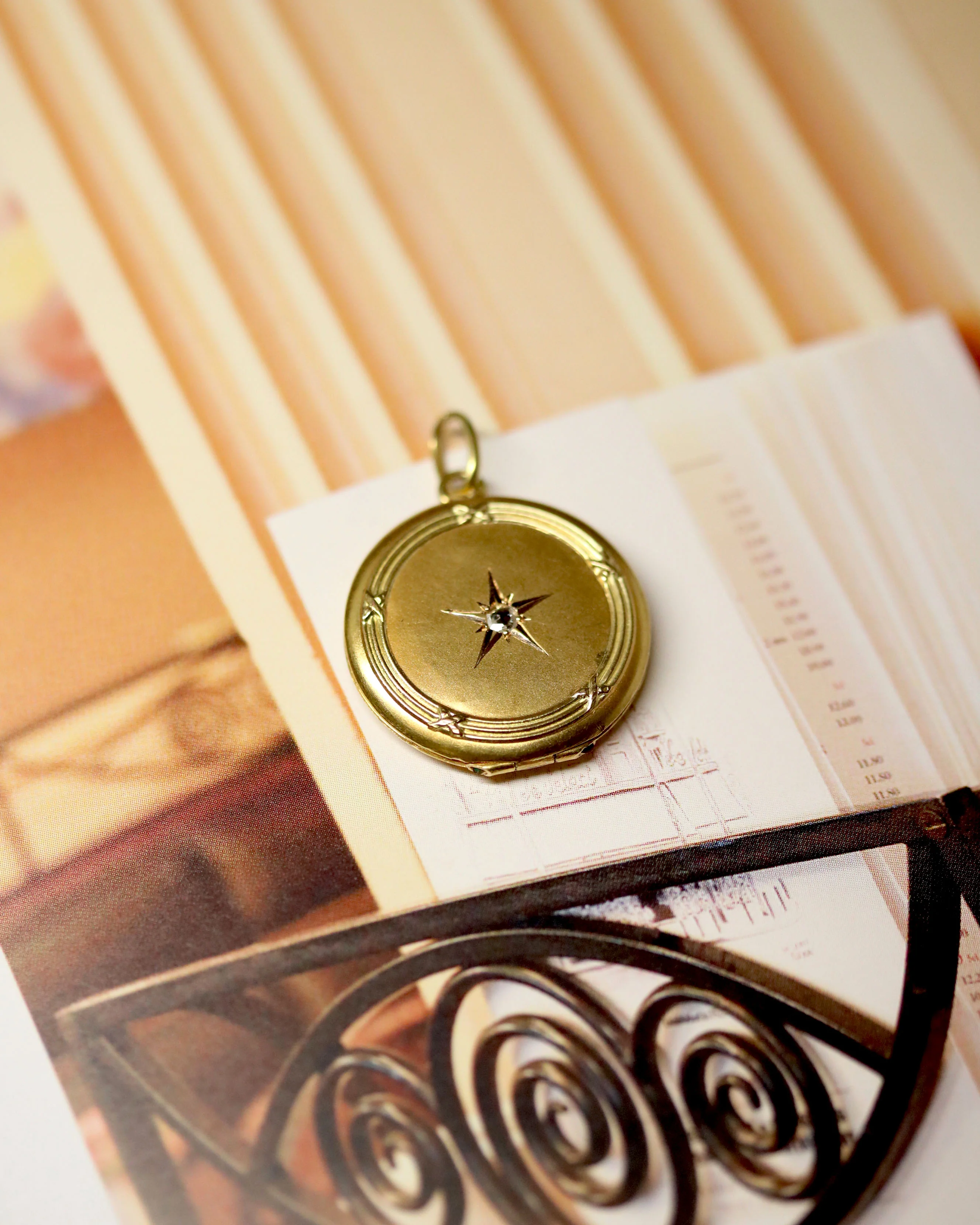 Pendentif Ouvrant Rond et Diamant - Image 4