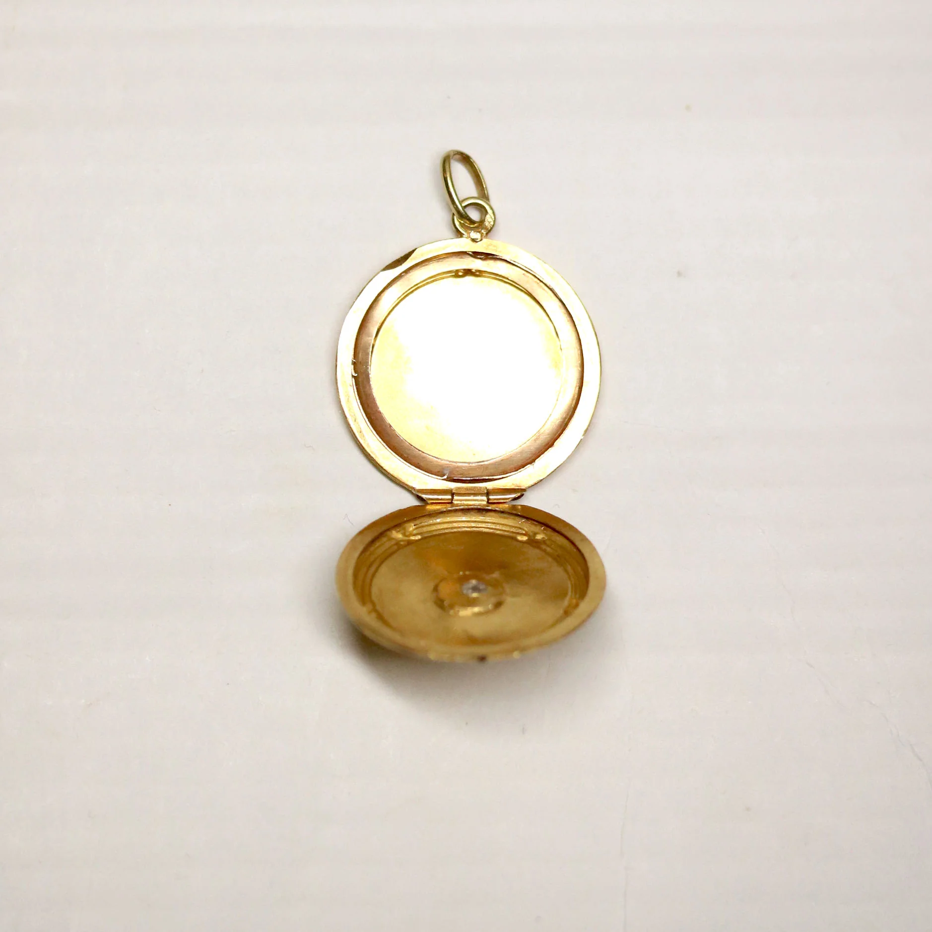 Pendentif Ouvrant Rond et Diamant - Image 6
