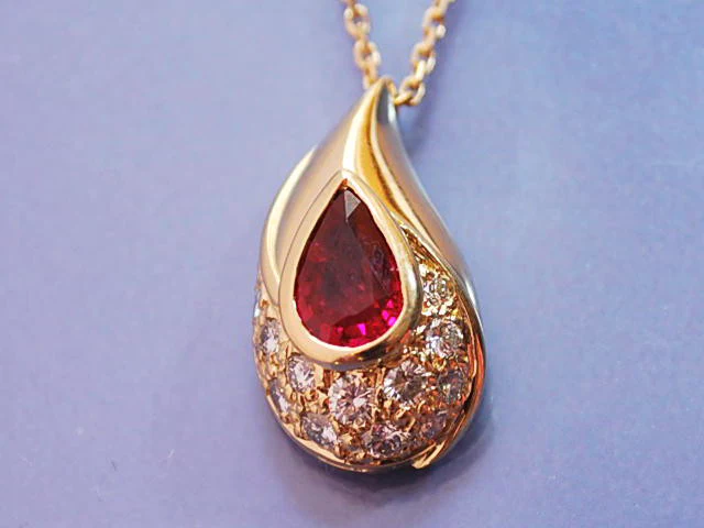 Pendentif rubis petit model