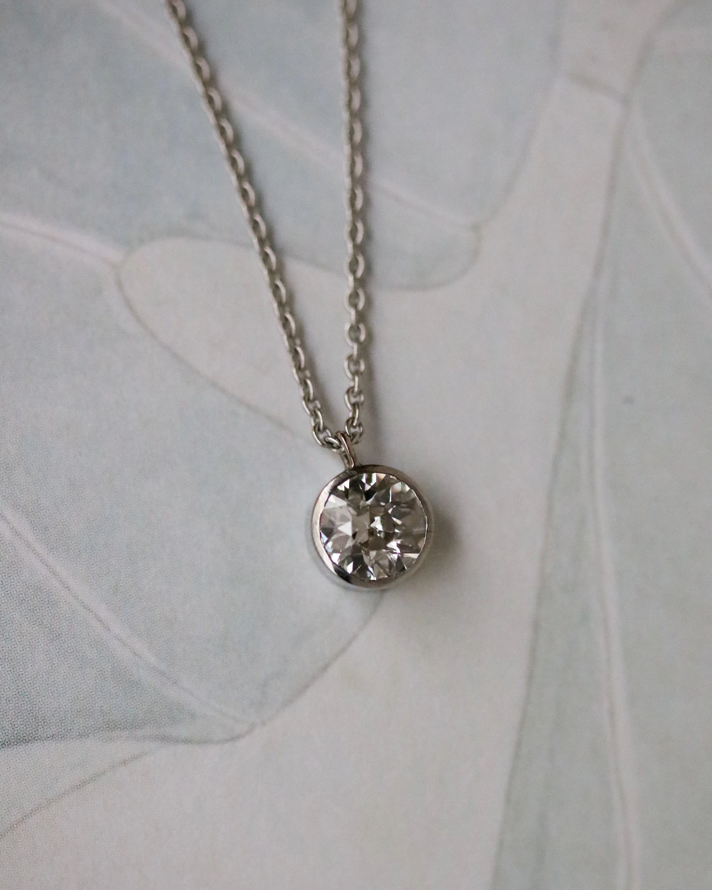 Pendentif Solitaire Or Blanc et  Diamant "Les Recyclés" 38 cm - Image 3