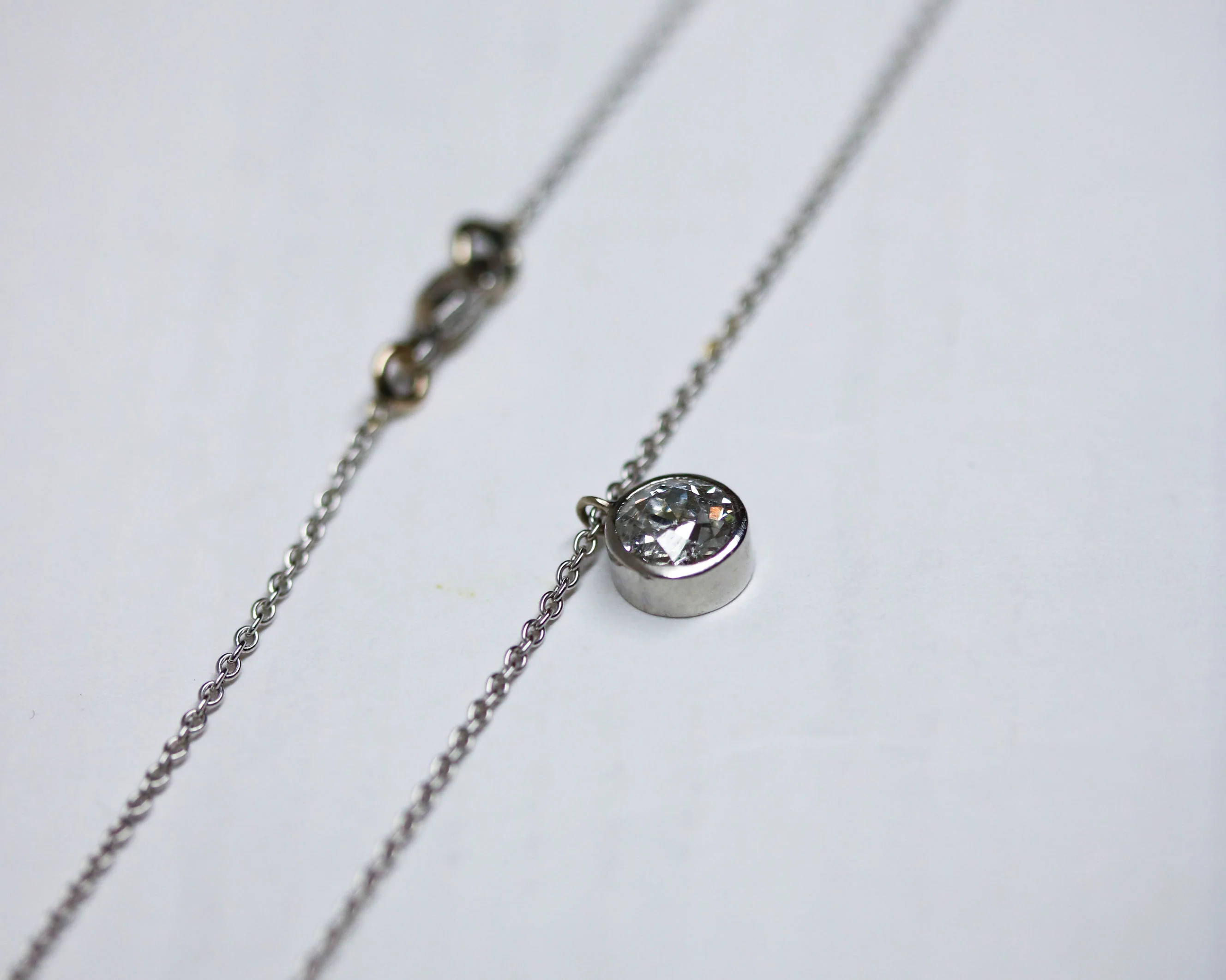 Pendentif Solitaire Or Blanc et  Diamant "Les Recyclés" 38 cm - Image 8