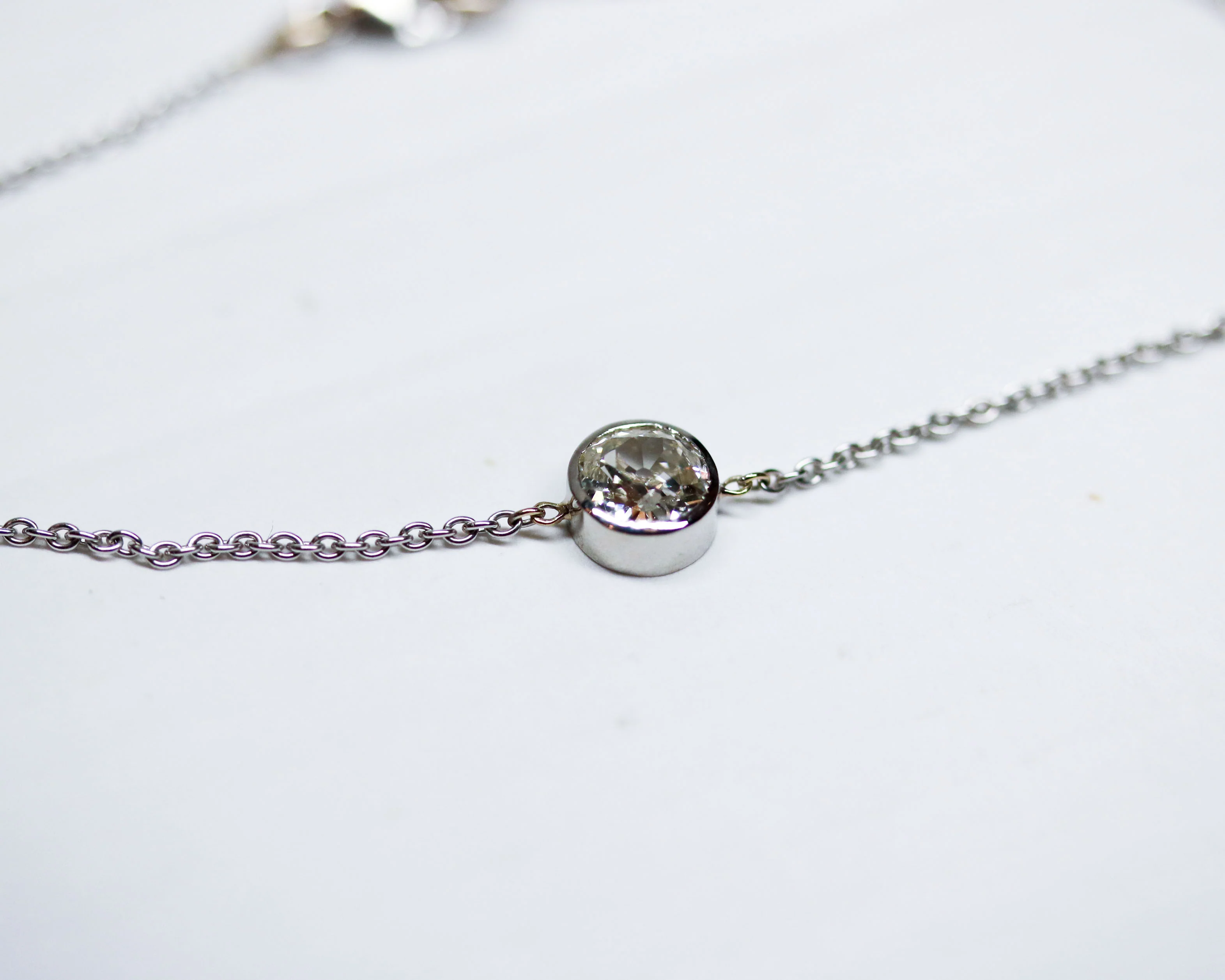 Pendentif Solitaire Or Blanc et  Diamant "Les Recyclés" 38 cm - Image 6