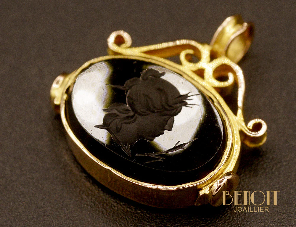 Pendentif XIXe siècle Glyptique - Image 4