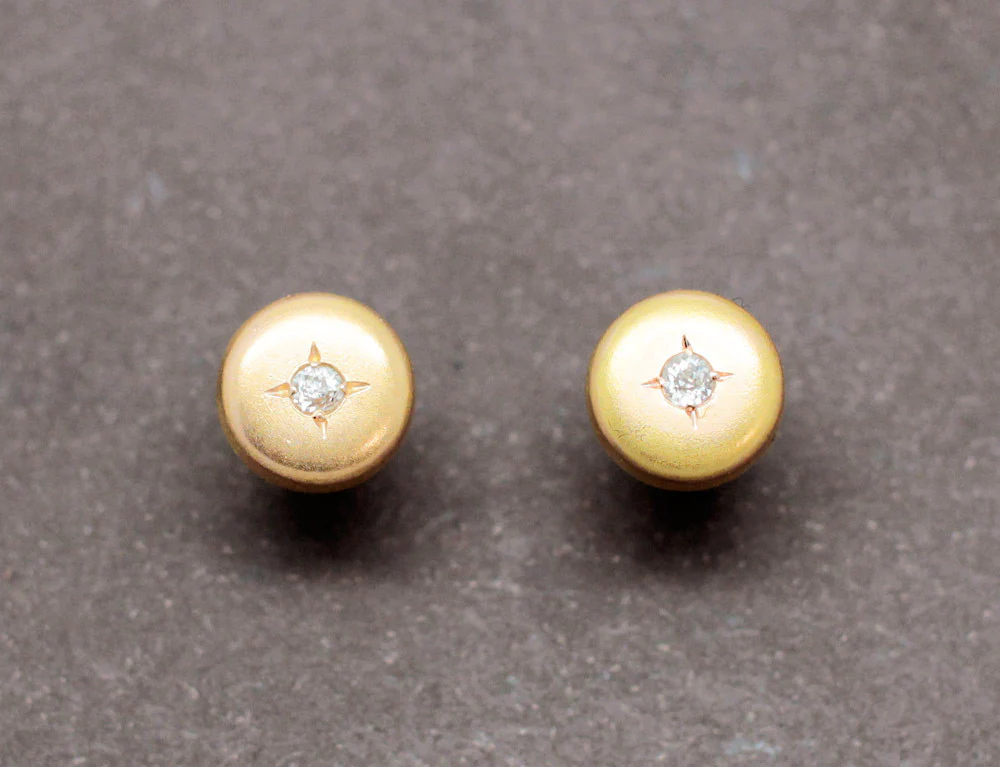 Puces d'Oreilles XIXe Or Brossé et Diamants