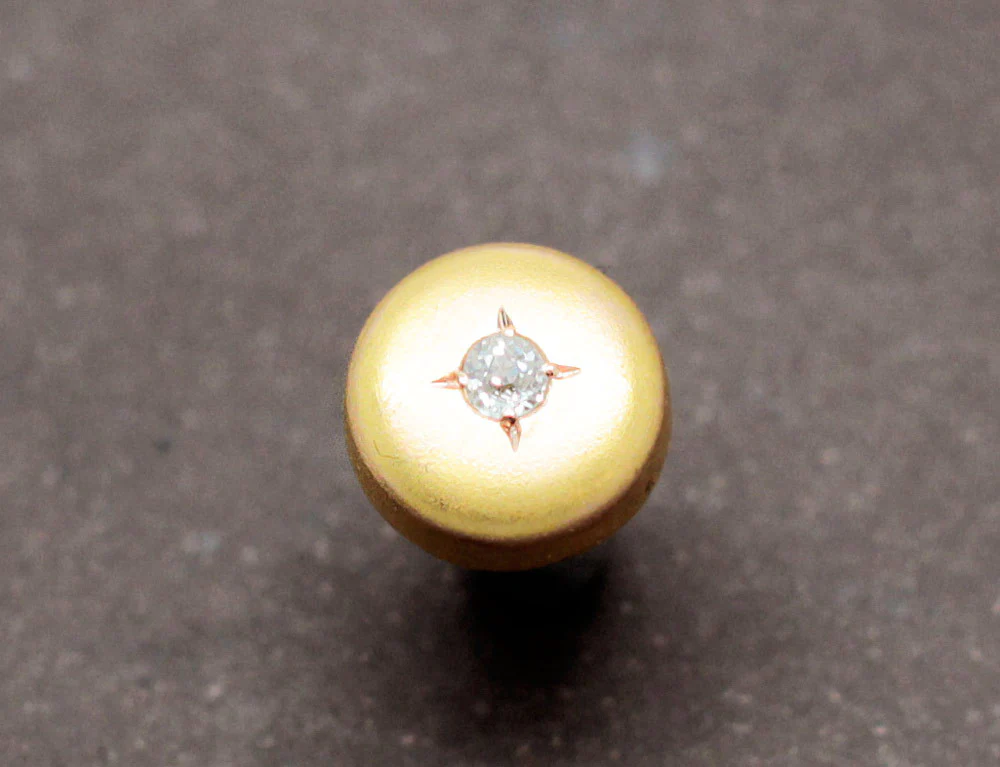 Puces d'Oreilles XIXe Or Brossé et Diamants - Image 2