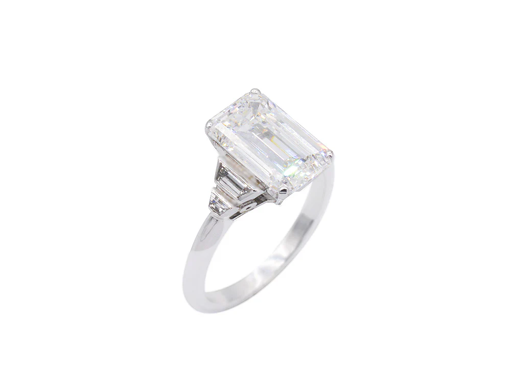Solitaire Création Benoît Joaillier "Taille Émeraude" Diamant 4,03 carat F-VS2