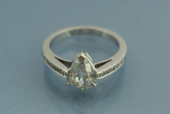 Solitaire Diamant Poire - Image 3