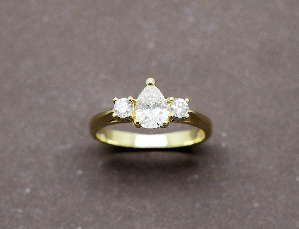 Solitaire Diamant Poire Accompagné - Image 2