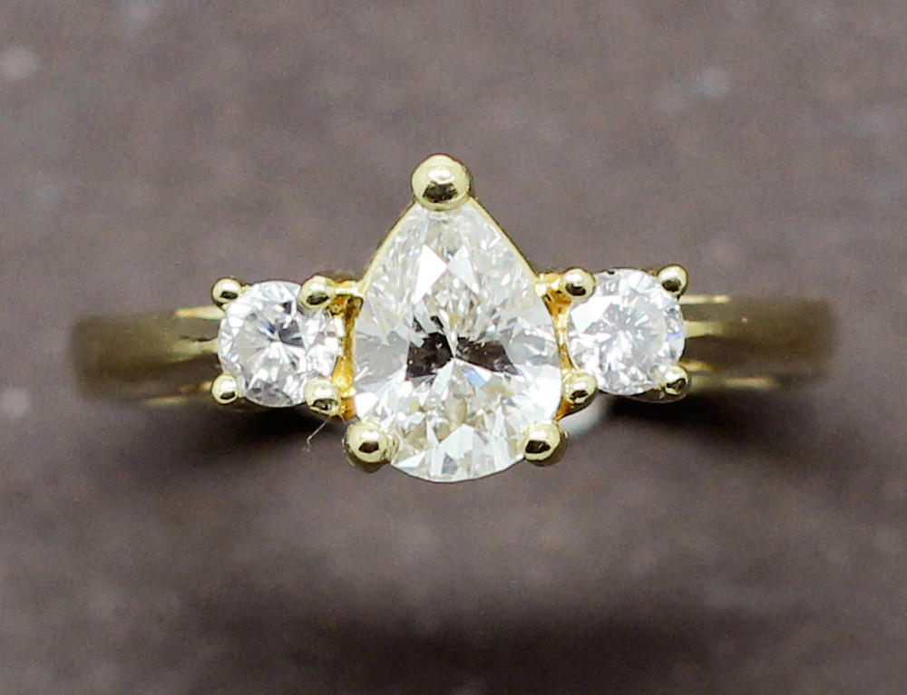 Solitaire Diamant Poire Accompagné - Image 3