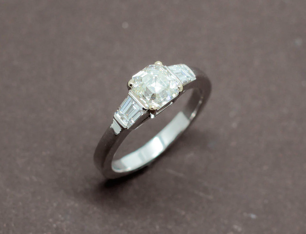 Solitaire Diamant Taille Emeraude