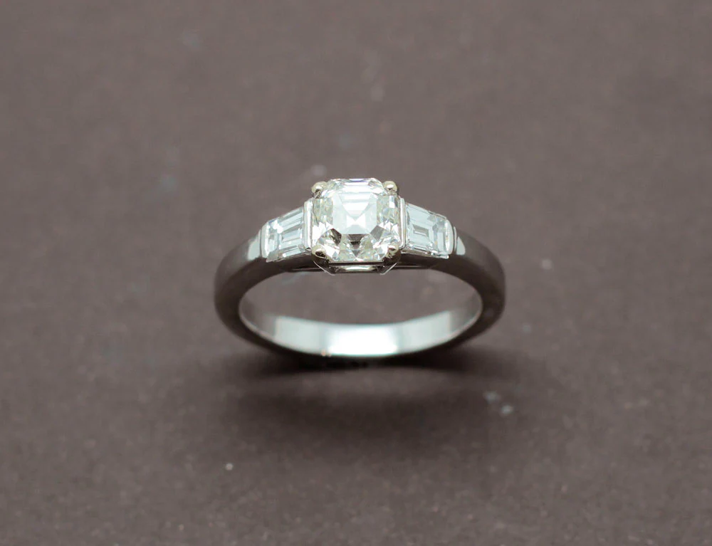 Solitaire Diamant Taille Emeraude - Image 2