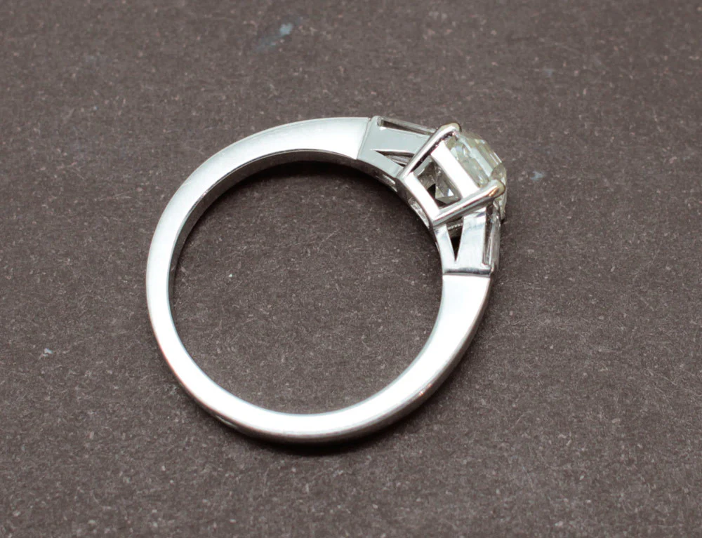 Solitaire Diamant Taille Emeraude - Image 6