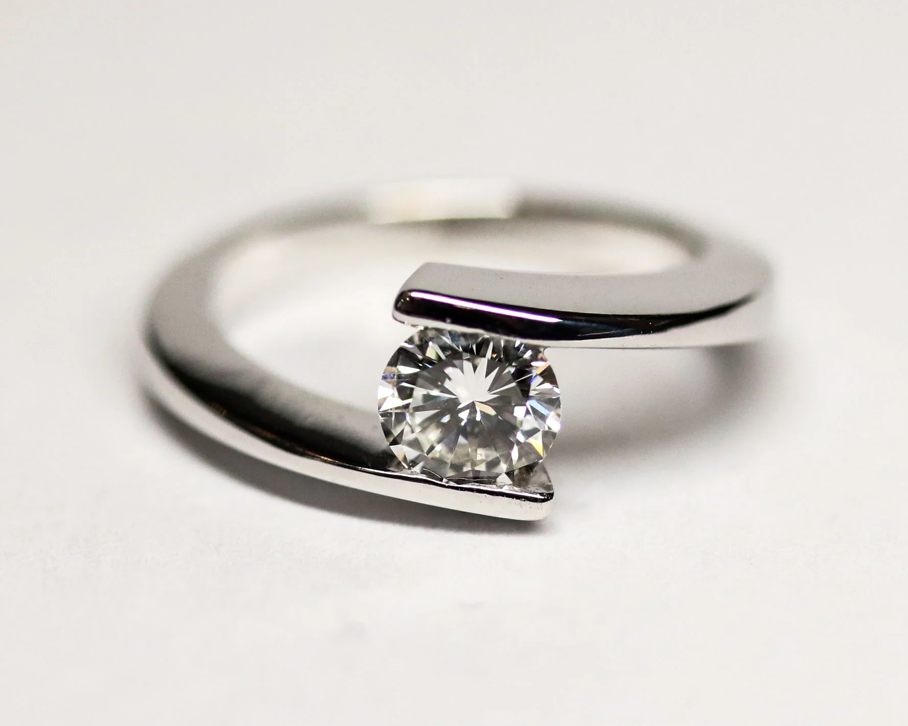 Solitaire Moderne Diamant Or blanc - Image 7