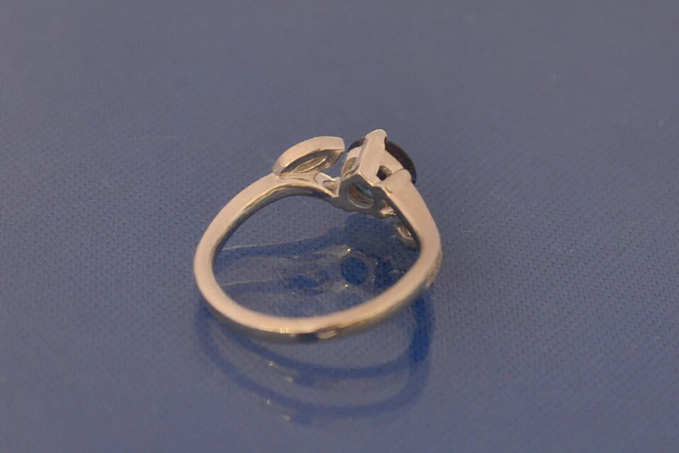 Solitaire Végétal Création Benoit Saphir et Diamants - Image 3